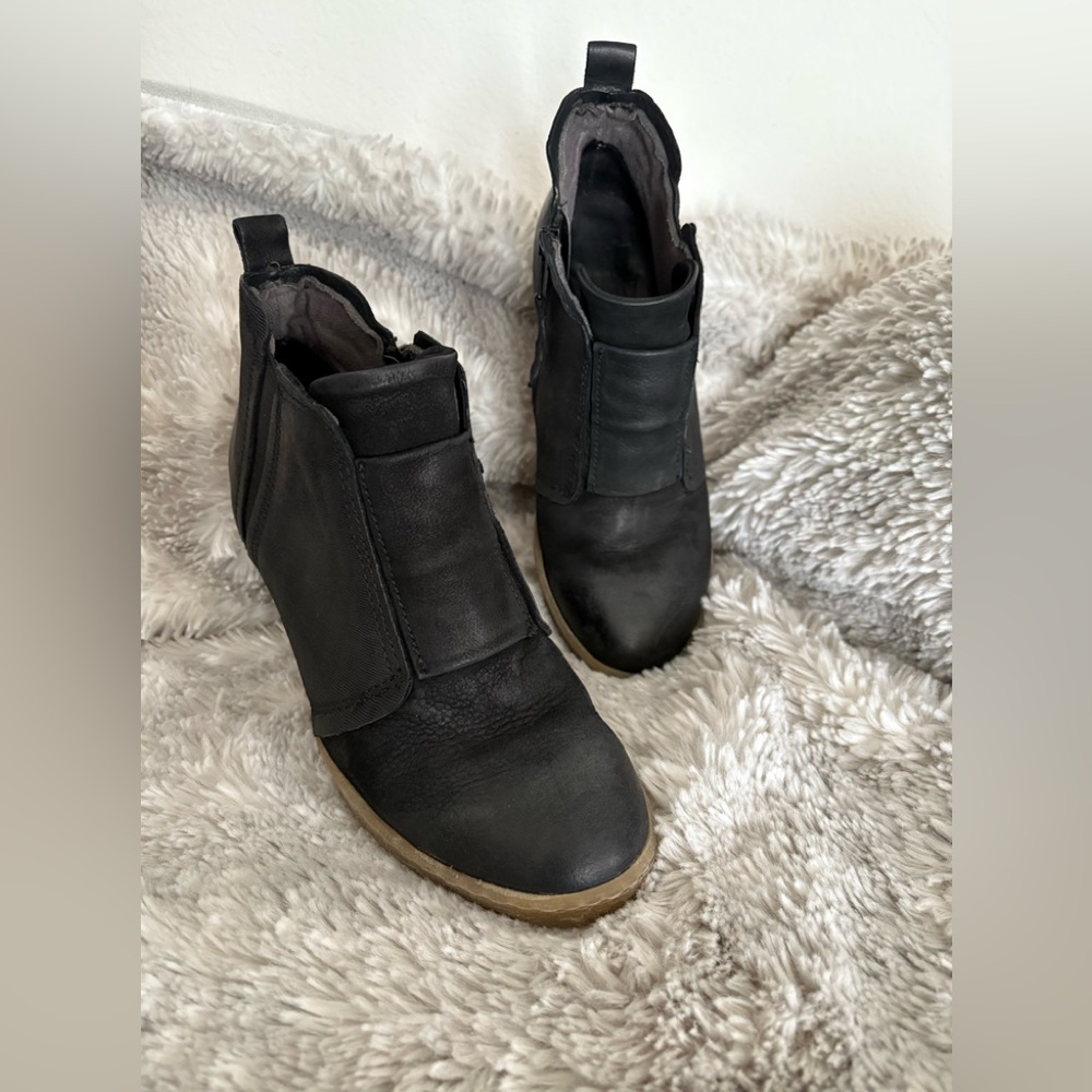 Miz Mooz wedge black ankle boots🎉
